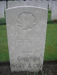 Etaples Military Cemetery - Carriere, Arthur